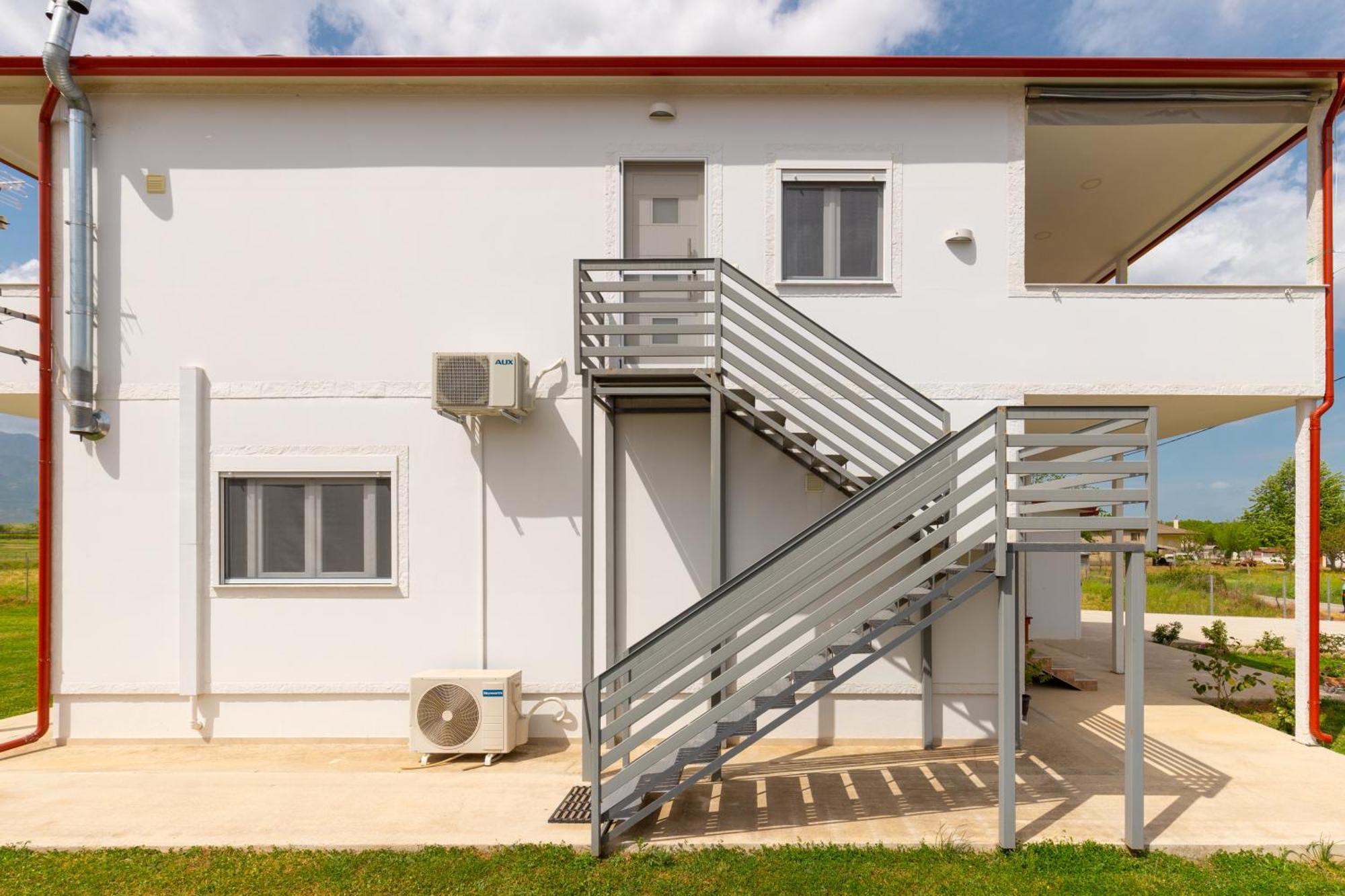 Countryside Apartments First Floor Tríkala Kültér fotó